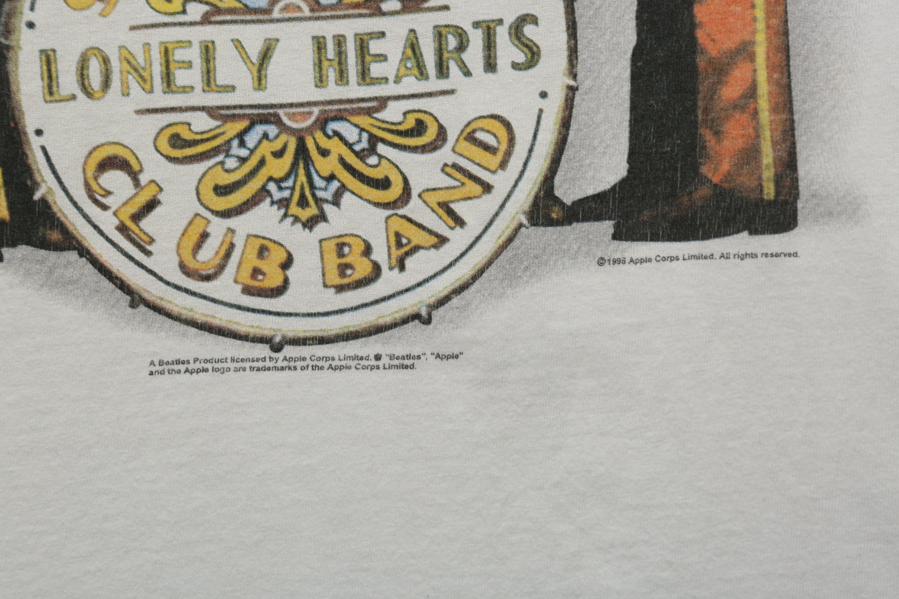 1996 The Beatles SGT Pepper Graphic T-shirt