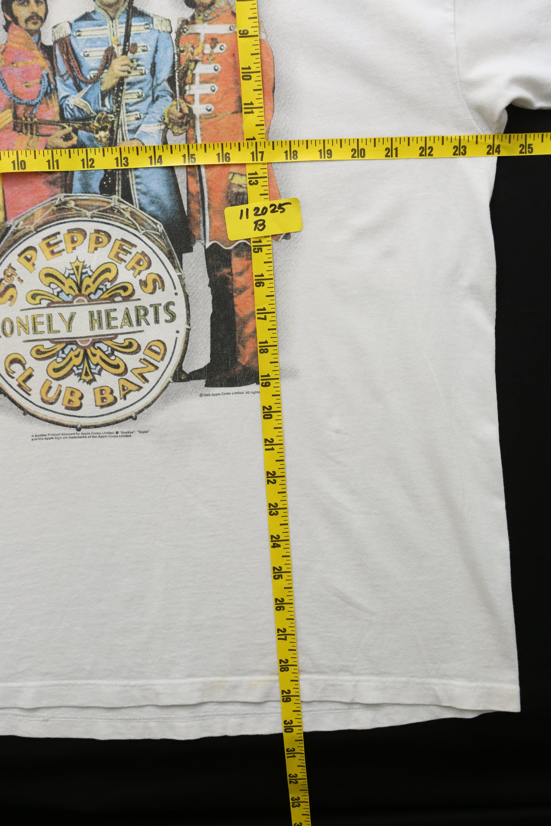 1996 The Beatles SGT Pepper Graphic T-shirt